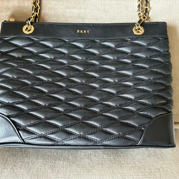 DKNY Leather Tote, Quilted Puff Diamond Pattern, Gold Hardware 🖤💛 - Picture 11 of 11